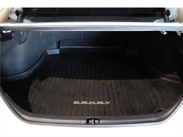 2021 Toyota Camry SE Hybrid