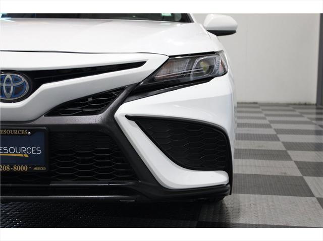 2021 Toyota Camry SE Hybrid