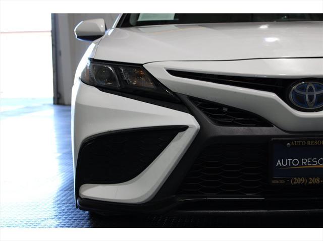 2021 Toyota Camry SE Hybrid
