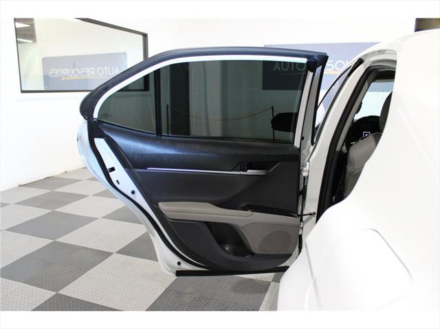 2021 Toyota Camry SE Hybrid