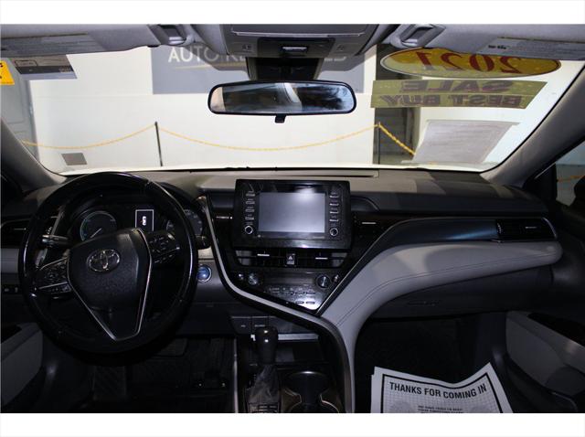 2021 Toyota Camry SE Hybrid