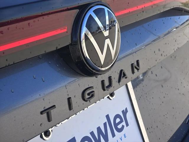 2026 Volkswagen Tiguan SE R-Line Black