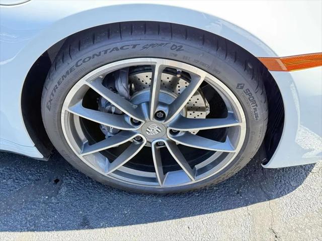 2020 Porsche 911 Carrera Cabriolet