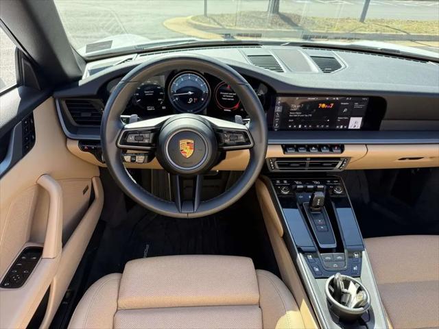 2020 Porsche 911 Carrera Cabriolet