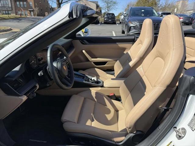 2020 Porsche 911 Carrera Cabriolet