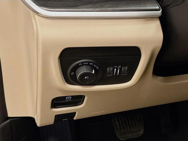 2023 Jeep Grand Cherokee L Limited 4x2