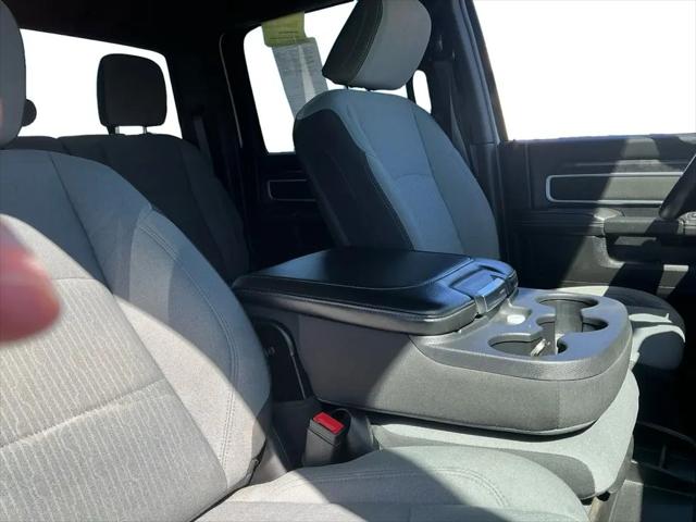 2024 Ram 3500 Big Horn Crew Cab 4x4 8' Box