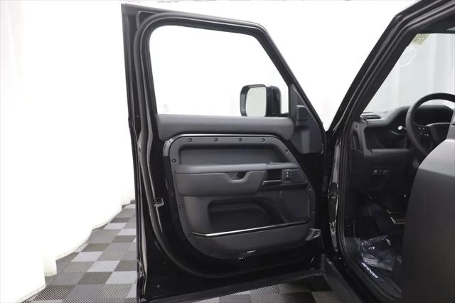 2026 Land Rover Defender P635 OCTA