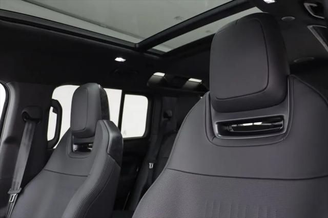2026 Land Rover Defender P635 OCTA