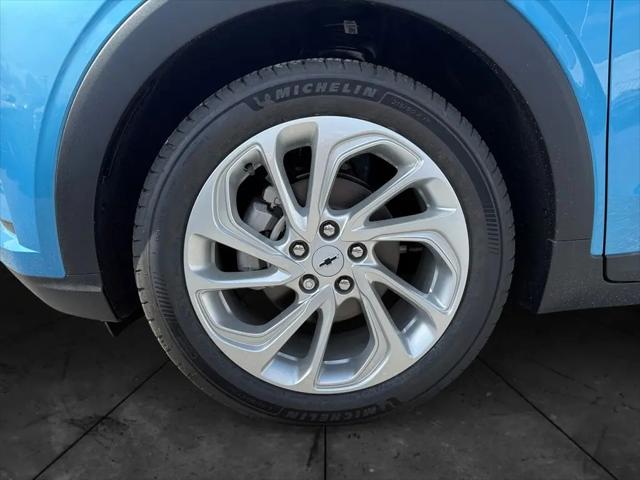 2027 Chevrolet Bolt LT FWD