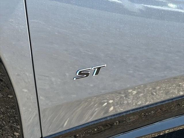 2026 Buick NV Sport Touring FWD
