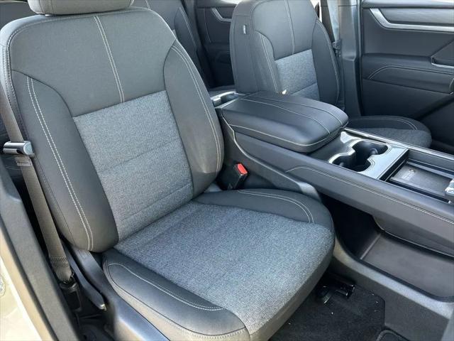 2026 GMC Acadia Elevation AWD