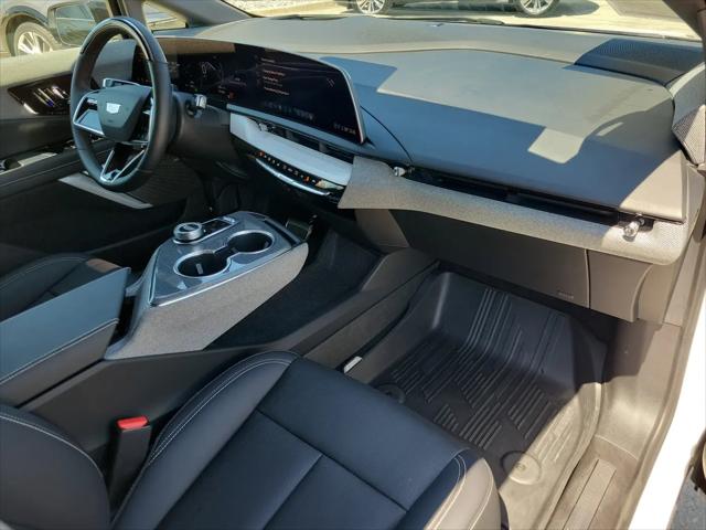 2025 Cadillac iQ Luxury 2 AWD