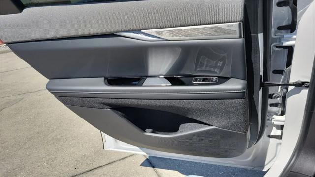2025 Cadillac iQ Luxury 2 AWD