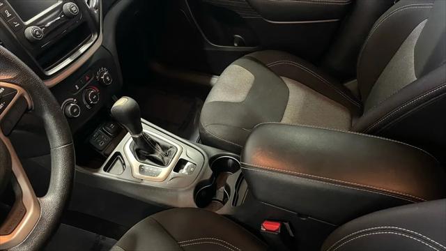 2015 Jeep Cherokee Sport