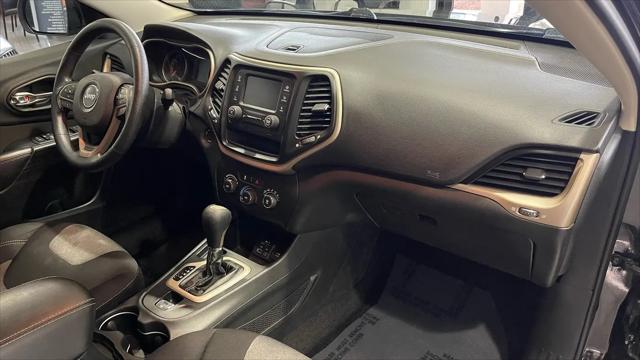 2015 Jeep Cherokee Sport