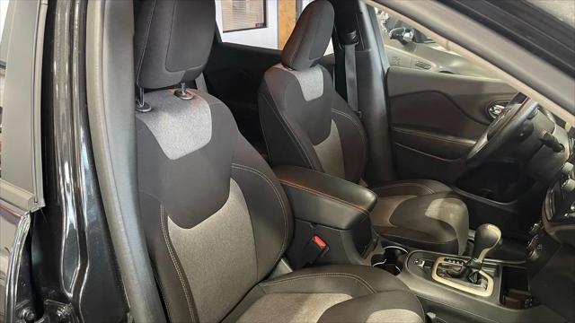 2015 Jeep Cherokee Sport