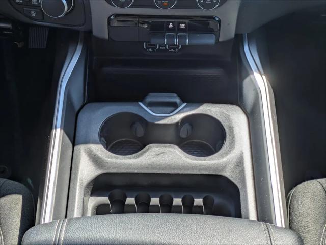 2020 Ram 1500 Big Horn Crew Cab 4x4 5'7" Box