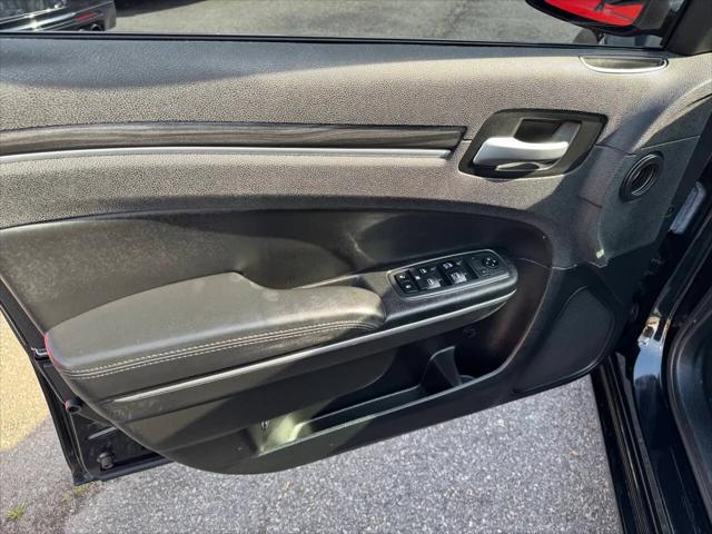 2019 Chrysler 300 Touring