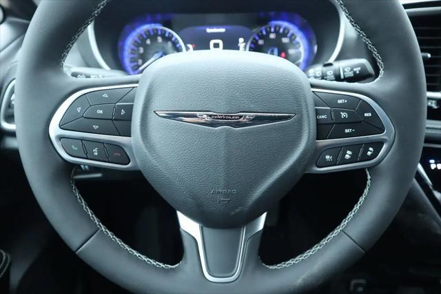 2026 Chrysler Pacifica Select AWD