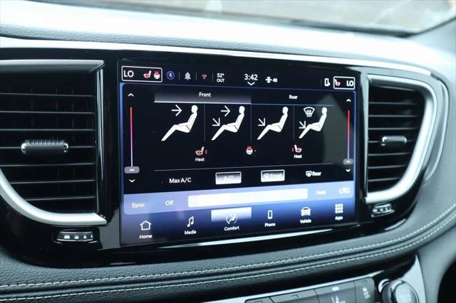 2026 Chrysler Pacifica Select AWD