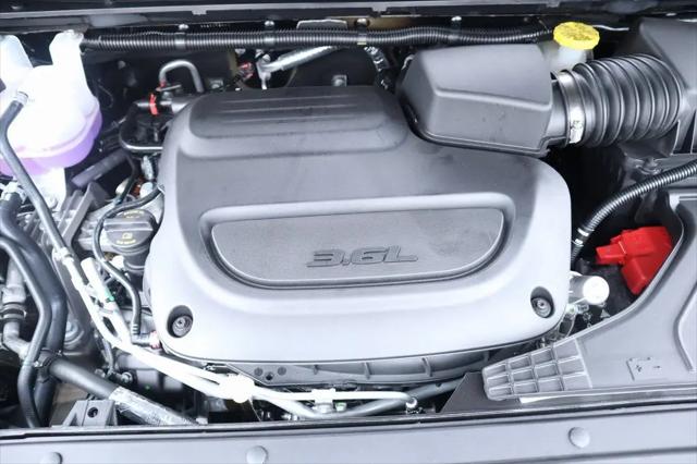 2026 Chrysler Pacifica Select AWD