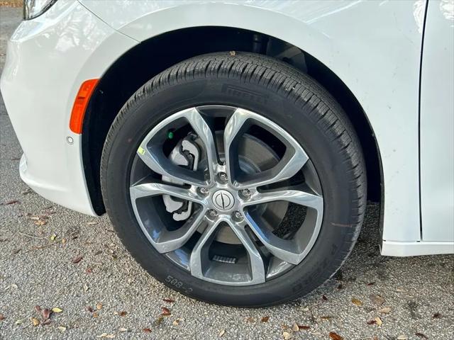 2026 Chrysler Pacifica Pinnacle AWD