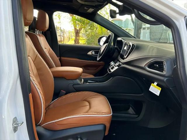 2026 Chrysler Pacifica Pinnacle AWD