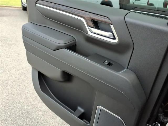 2026 GMC Sierra 1500 Crew Cab, Short Bed, SLT, 4WD