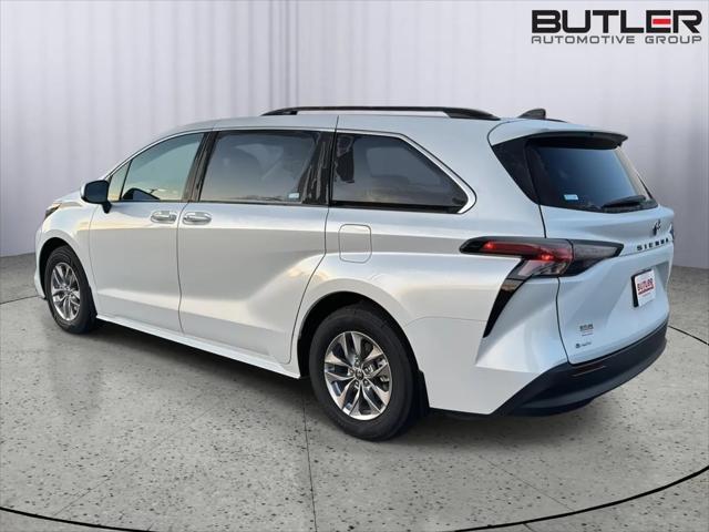 2025 Toyota Sienna XLE