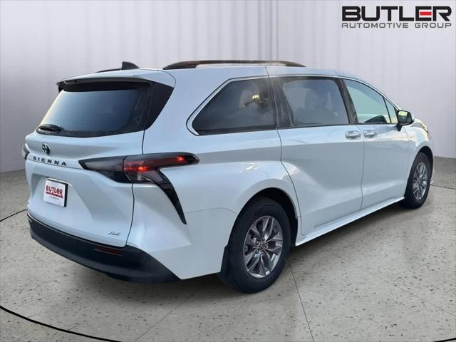 2025 Toyota Sienna XLE