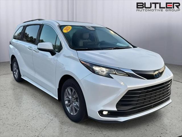 2025 Toyota Sienna XLE