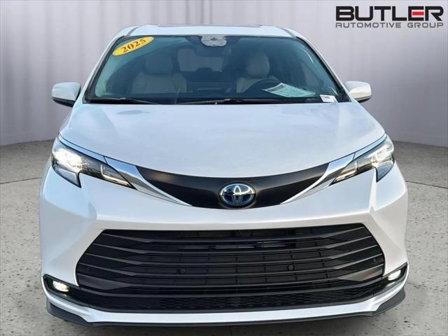 2025 Toyota Sienna XLE