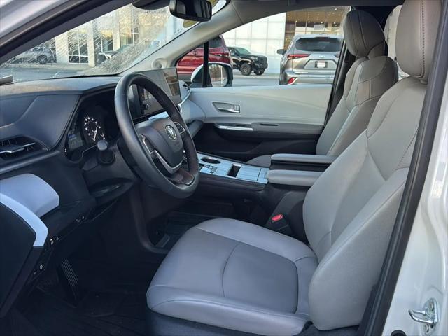 2025 Toyota Sienna XLE