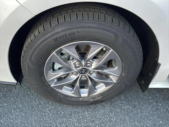 2025 Toyota Sienna XLE