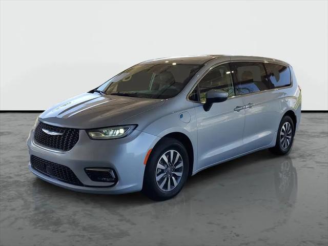 2023 Chrysler Pacifica Hybrid Touring L