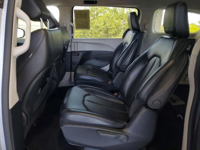 2023 Chrysler Pacifica Hybrid Touring L