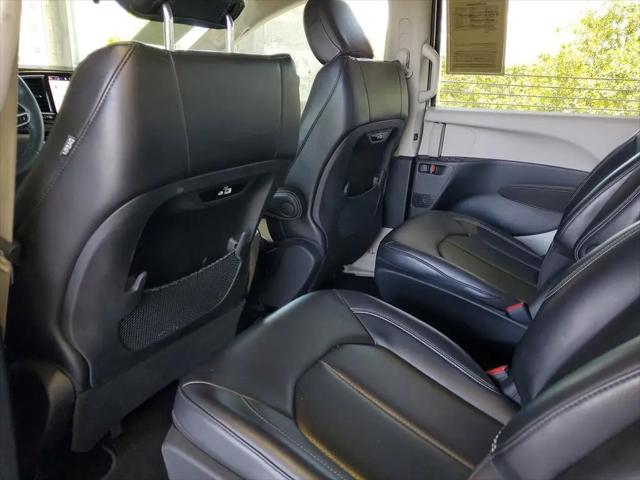 2023 Chrysler Pacifica Hybrid Touring L
