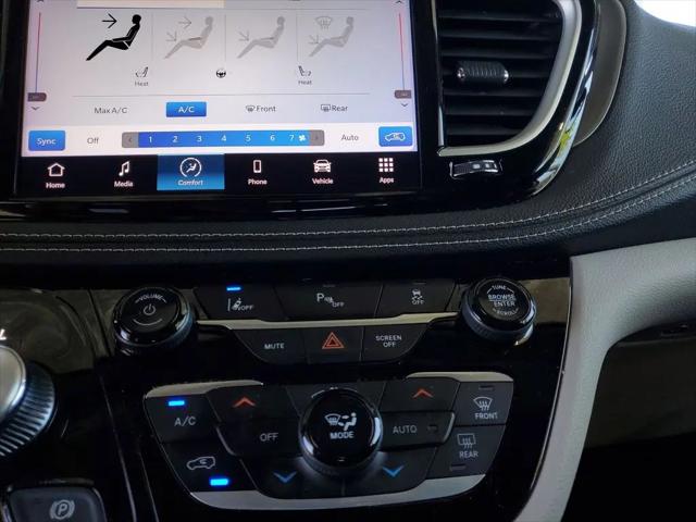 2023 Chrysler Pacifica Hybrid Touring L
