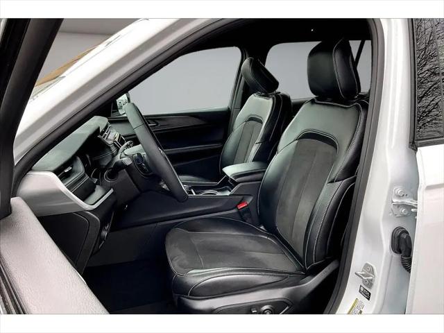 2024 Jeep Grand Cherokee L Altitude 4x4