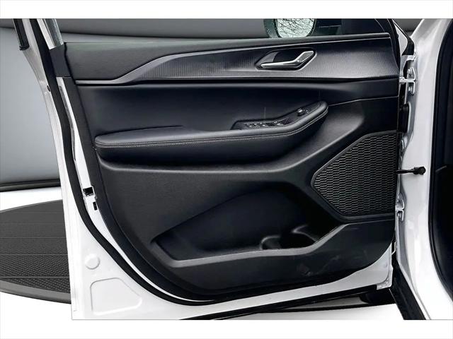 2025 Jeep Grand Cherokee L Laredo X 4x4