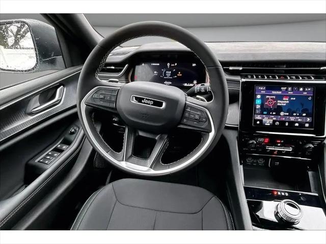 2025 Jeep Grand Cherokee L Laredo X 4x4