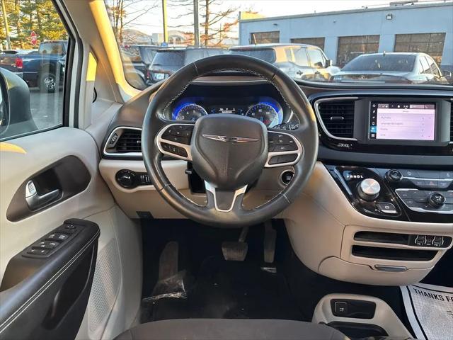 2022 Chrysler Voyager LX