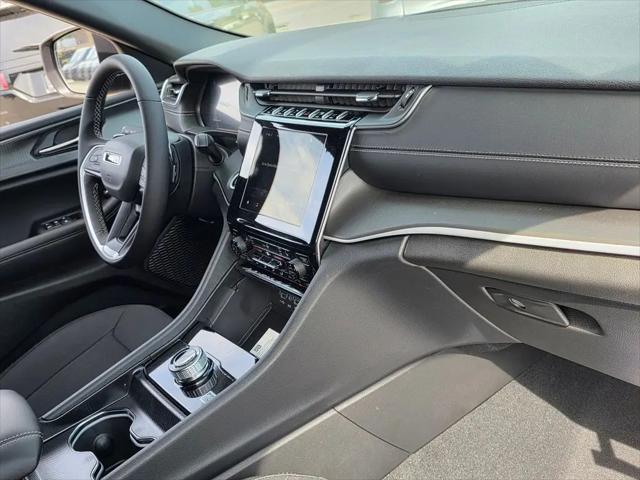 2026 Jeep Grand Cherokee L Altitude 4x4