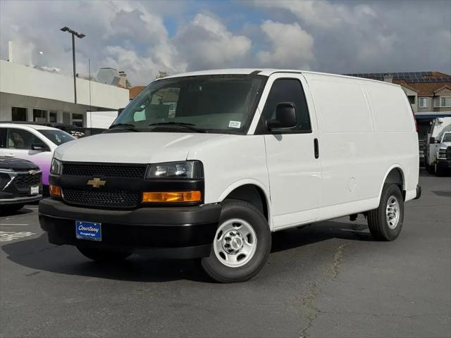 2026 Chevrolet Express Cargo Van 2500 Regular Wheelbase, WT, RWD