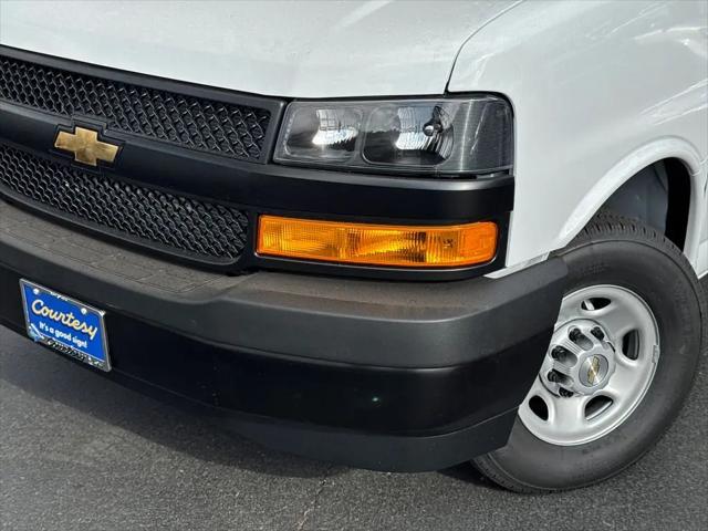 2026 Chevrolet Express Cargo Van 2500 Regular Wheelbase, WT, RWD