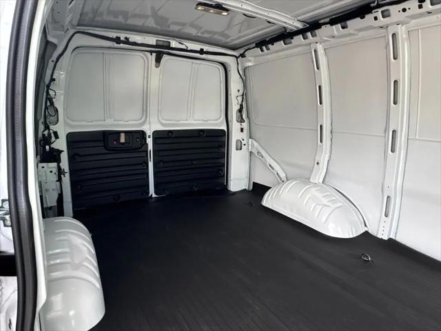 2026 Chevrolet Express Cargo Van 2500 Regular Wheelbase, WT, RWD