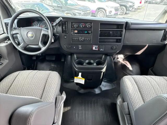 2026 Chevrolet Express Cargo Van 2500 Regular Wheelbase, WT, RWD