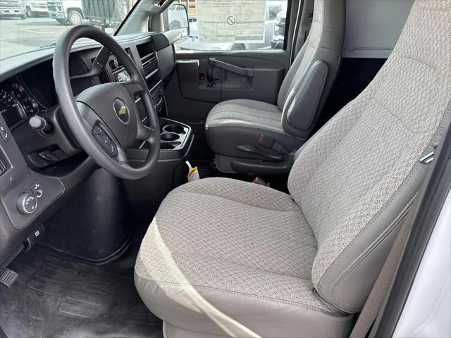 2026 Chevrolet Express Cargo Van 2500 Regular Wheelbase, WT, RWD