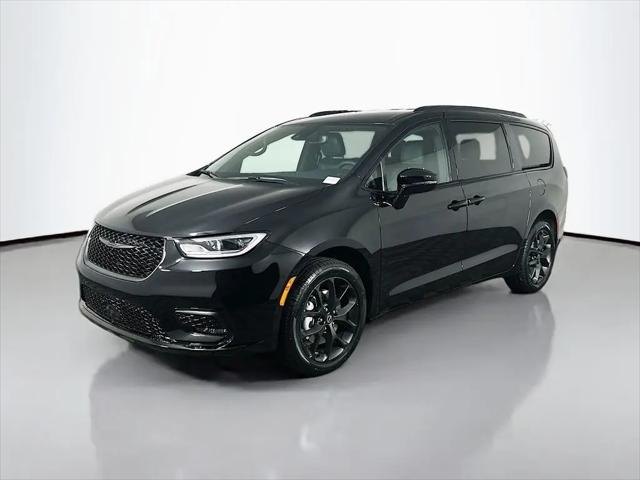 2026 Chrysler Pacifica Select AWD